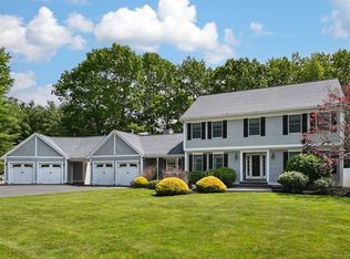 17 Sgt Roode Ln, Middleton, MA 01949