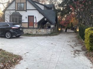 1606 Dover Center Rd, Westlake, OH 44145