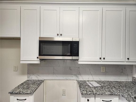 2nd image of 1281 Primrose View Cir