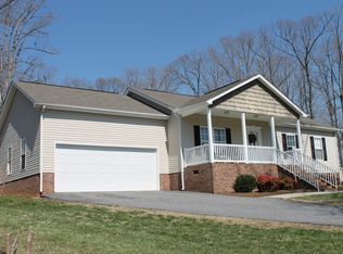 3426 Spinner Ct, Sherrills Ford, NC 28673