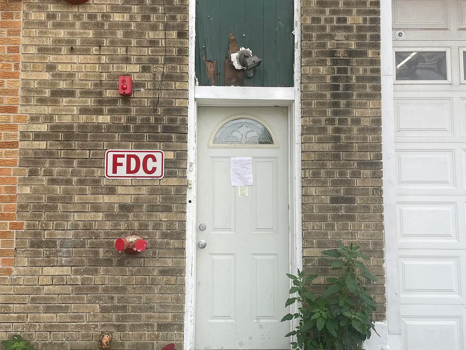 2 bed, 1.0 bath, $2,200 — Photo 1