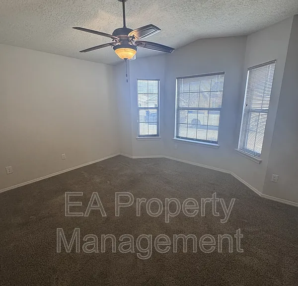 11606 Herman Roser Ave SE — Photo 17