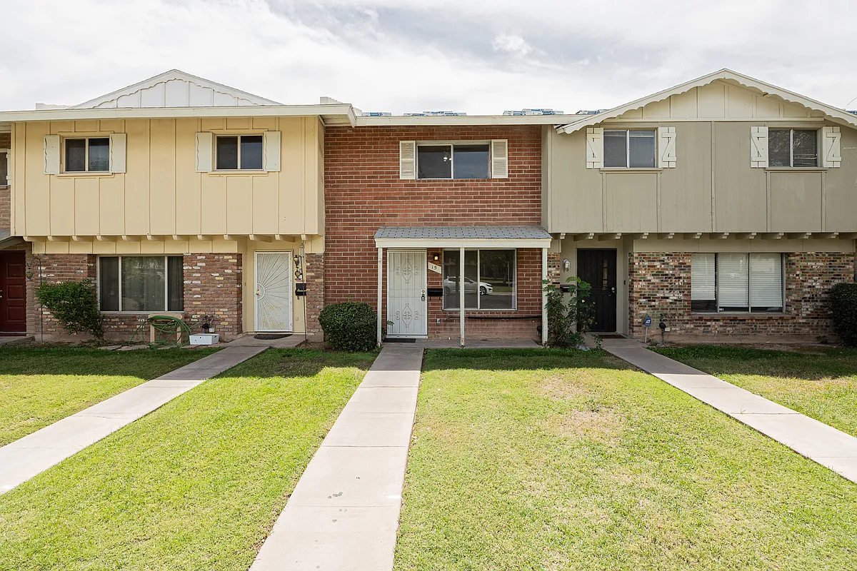 Building Photo - 15 E Carter Dr
