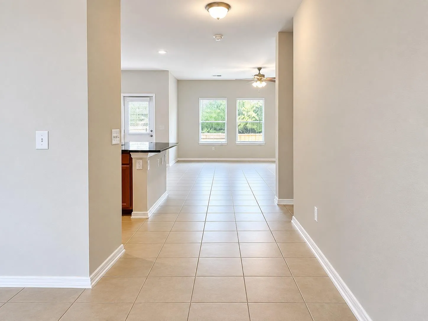 3 bed, 2.5 bath, 2184 sqft, $2,100 — Photo 2