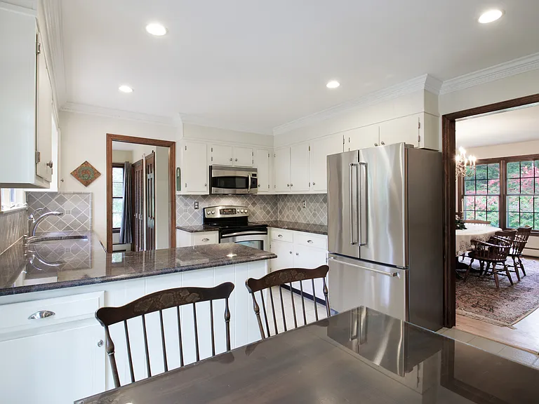 4 Pinecrest Dr — Photo 8
