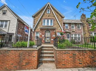5428 65th Pl, Maspeth, NY