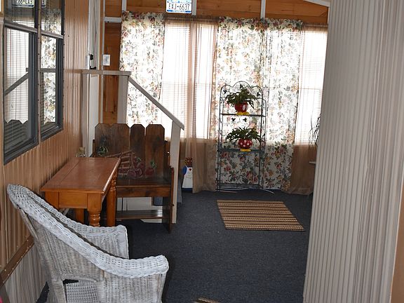 Entry way / Florida Room