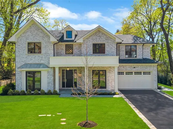 3 Clover Drive, Great Neck, NY 11021
