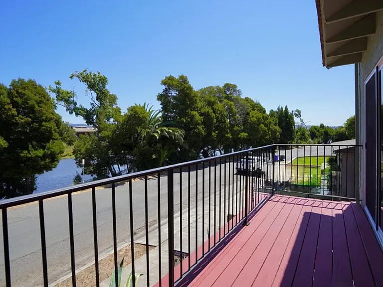 RIV511-525 — Photo 18