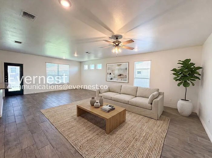 3 bed, 2.0 bath, 1881 sqft, $1,995 — Photo 3