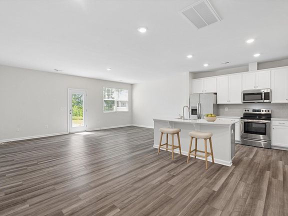4th image of 303 E Compass Way
