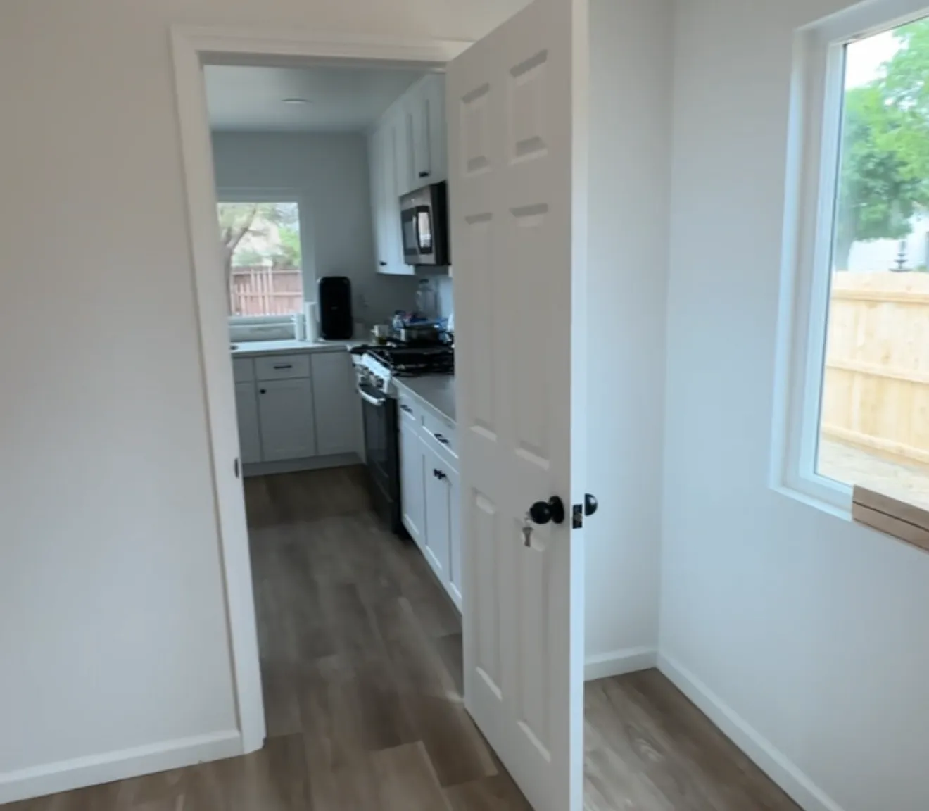 1 bed, 120 sqft, $700 — Photo 2