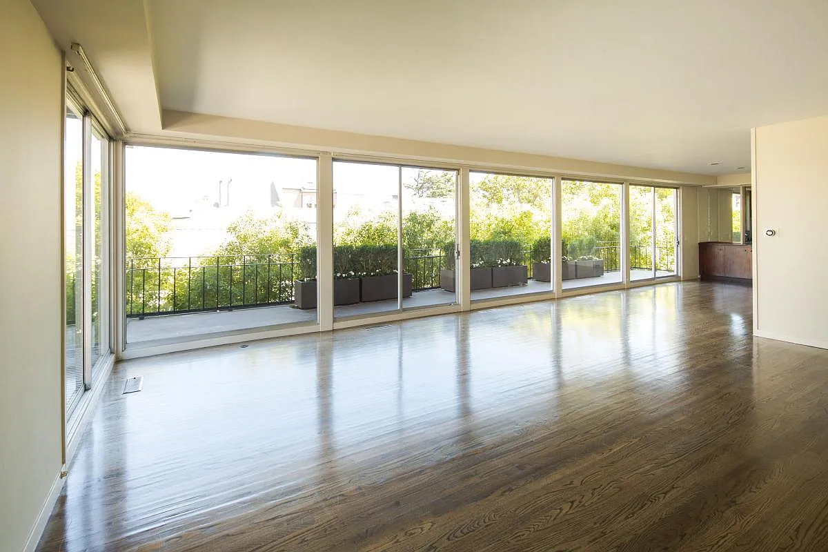 3 bed, 2200 sqft, $9,300 — Photo 1
