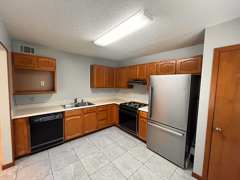 2904 Alpine Pl — Photo 8