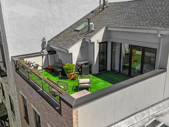 212 Franklin Street image 19 of 21