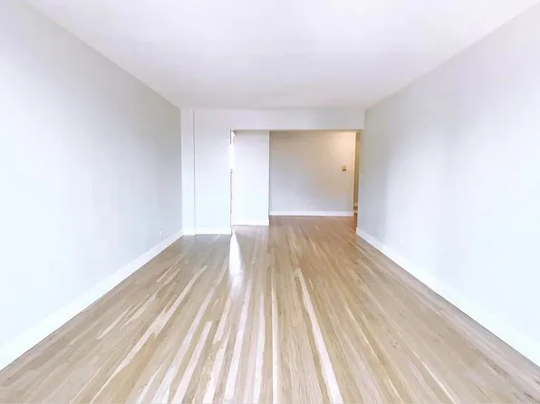 3730 83rd St APT 6D, Flushing, NY 11372