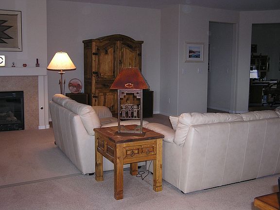 Great Room w/Fireplace