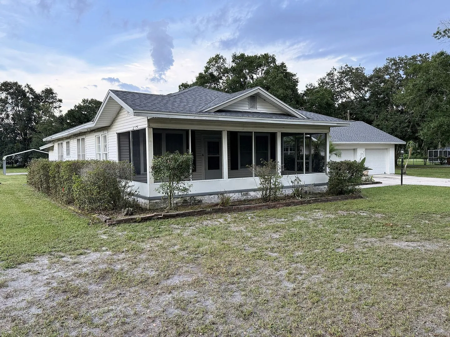 2-Bedroom + Bonus room, 2 1/2 Bath, Large 2-Car garage, Available Now — Photo 2