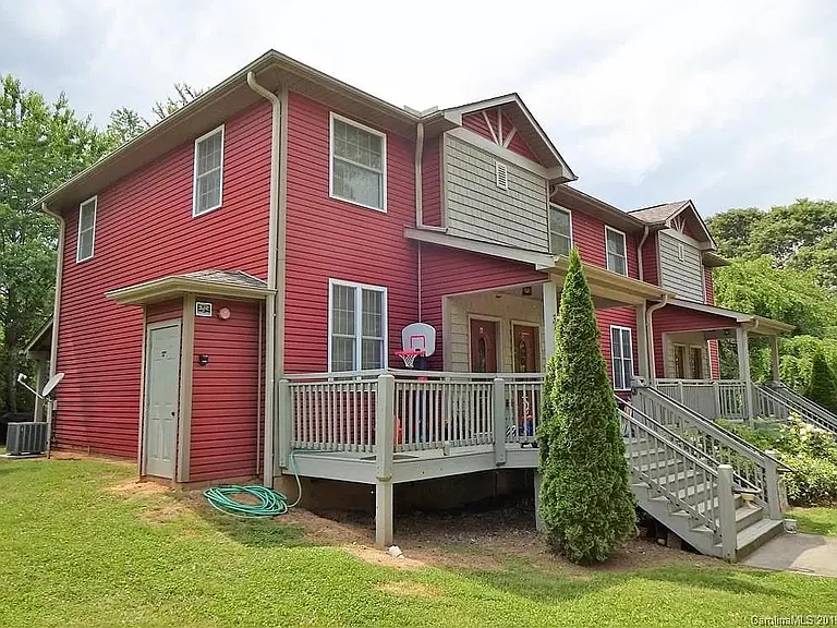 34 Selwyn Rd #C — Photo 10