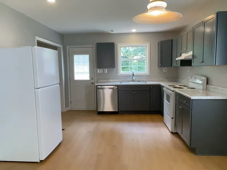 432 Chambers St — Photo 6