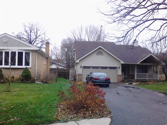 3rd image of 233 Jeanette Pl