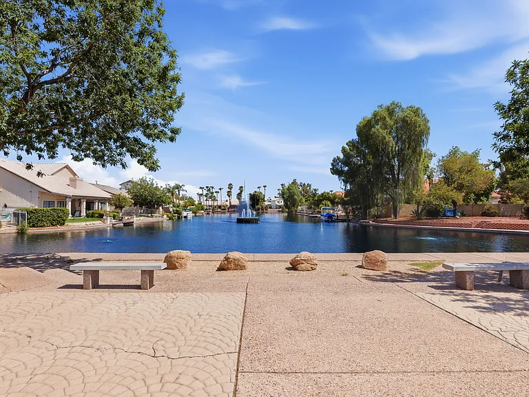 1274 E Lake Dr — Photo 44