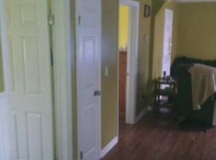 9 Sinnickson Rd, Center Moriches, NY 11934