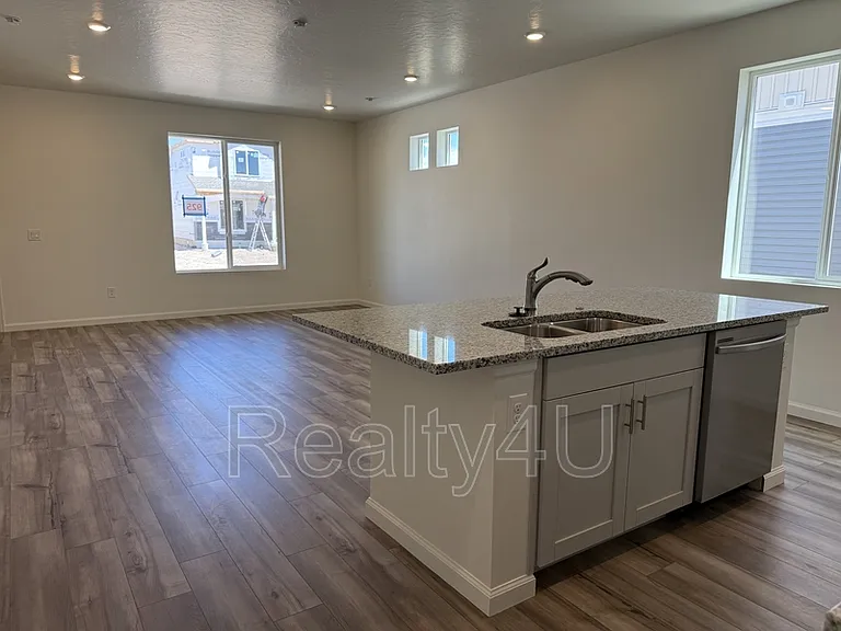 203 E Arcade Dr #1 — Photo 12