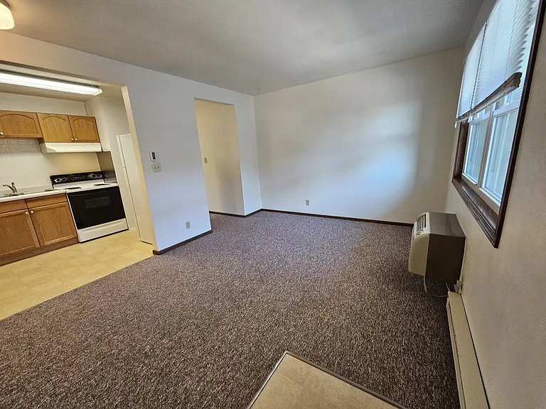 910 8th St S #6 — Photo 5