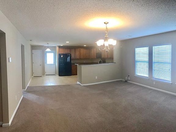 4th image of 360 Briarbend Rd