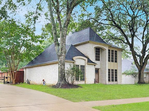 5th image of 15026 River Park Dr