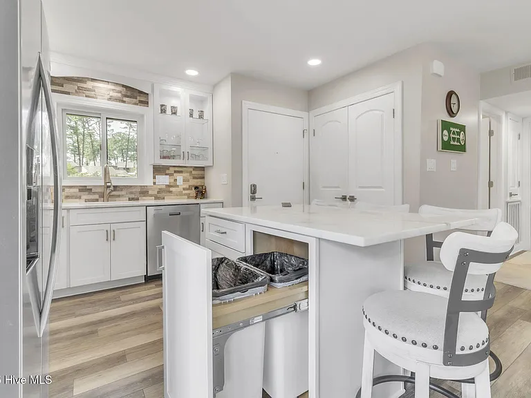800 Saint Andrews Dr #205 — Photo 5