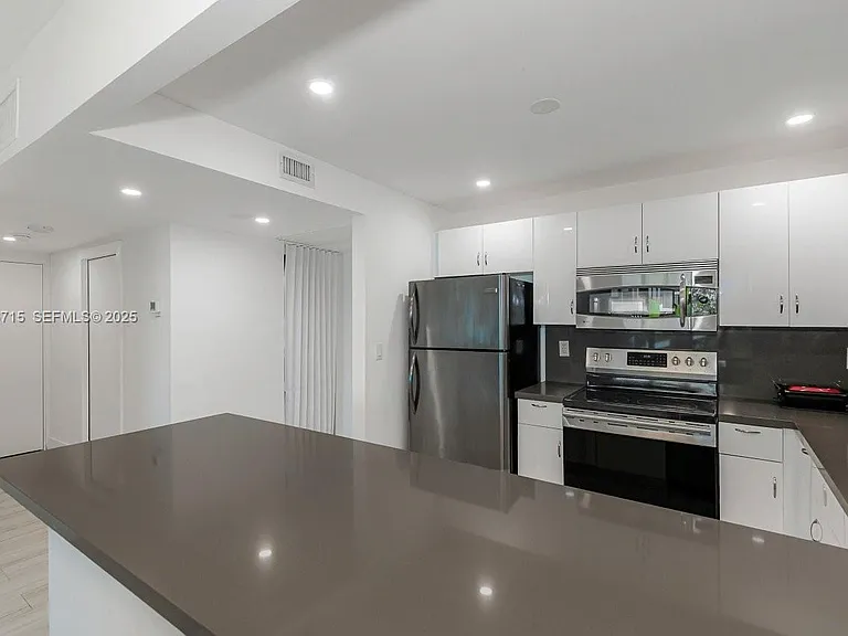 2301 Collins Ave #534 — Photo 10