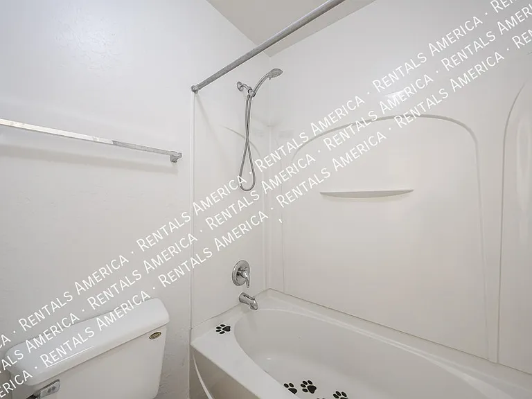 4563 E Oxford Ln — Photo 31