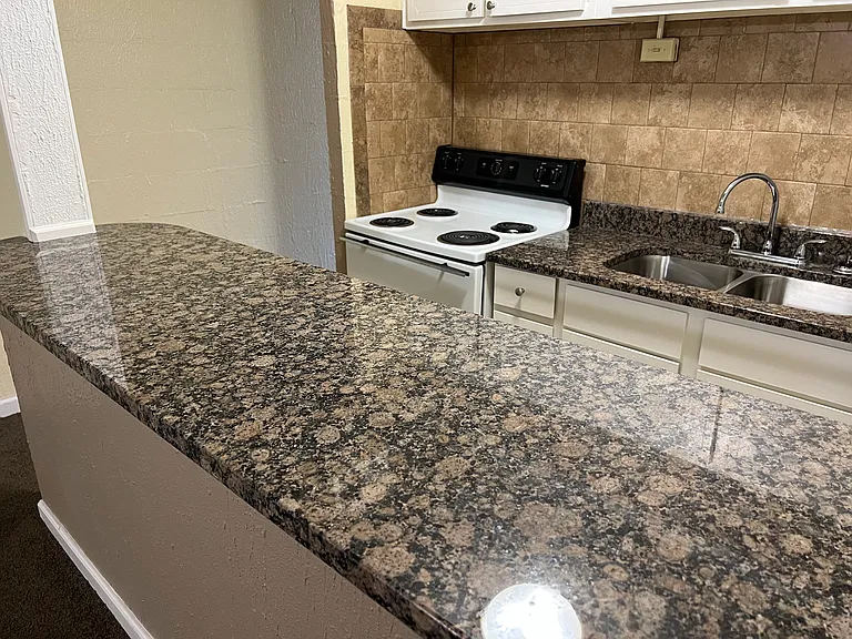 Heather House Apartments — Photo 26