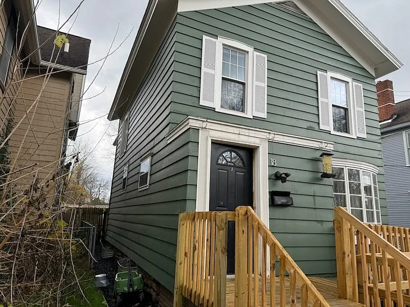 18 Wendell St