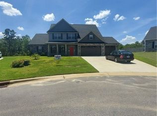 2337 Volta Dr, Fayetteville, NC 28304