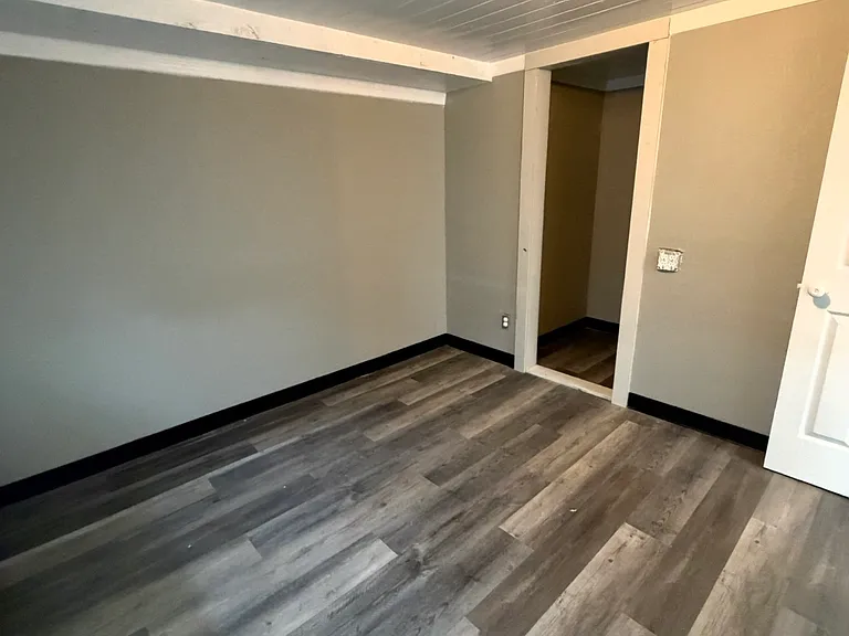 246 NE Trinity Pl #101 — Photo 5