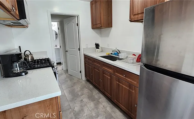 8701 S Van Ness Ave #A — Photo 6