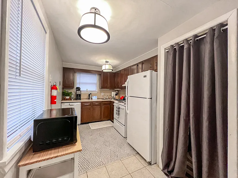 555 Kemmerer Rd — Photo 5
