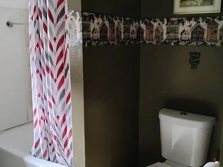 Upstairs Bathroom B