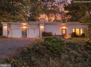 160 Border Ave, Hedgesville, WV 25427