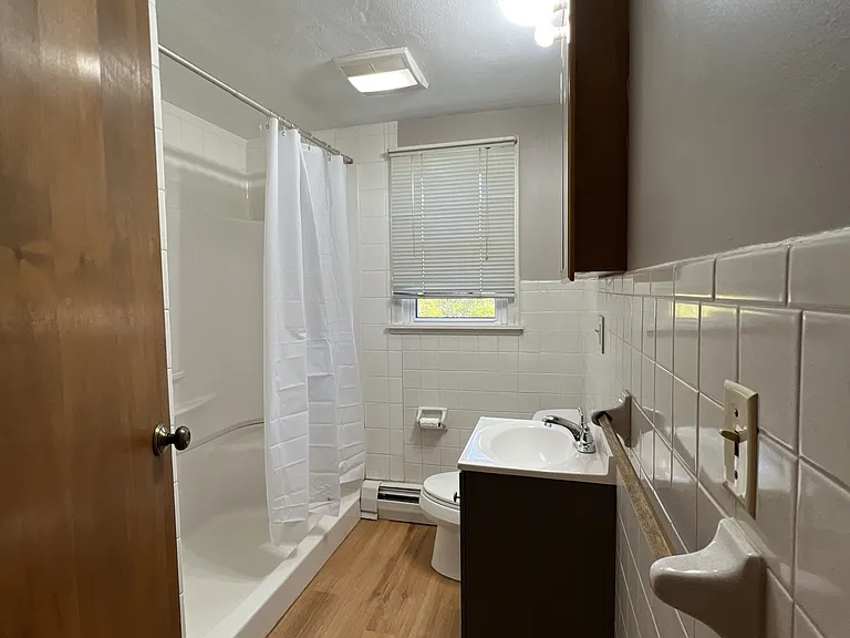 1722 Hamblin Ct — Photo 2