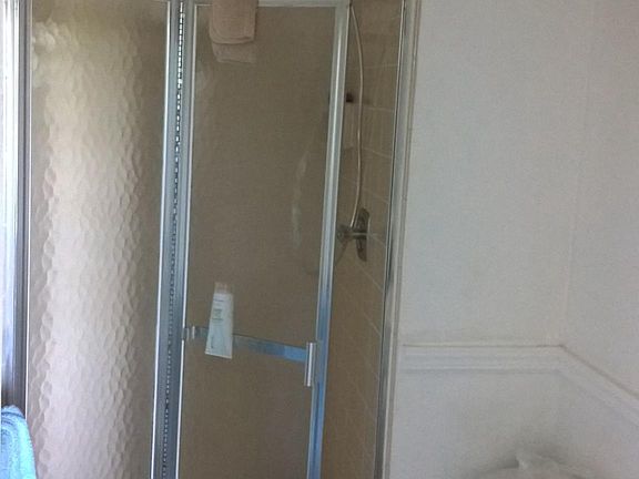 Full bath attached to master bedroom