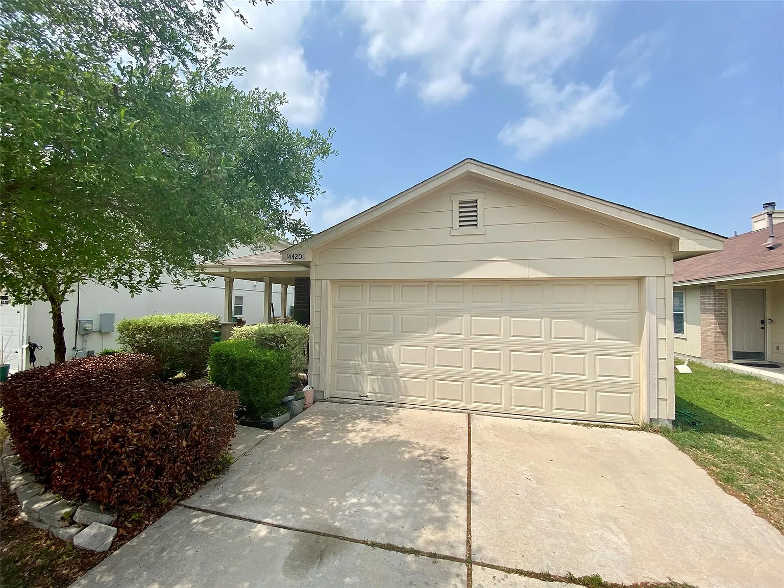 3 bed, 2.0 bath, 1058 sqft, $1,750 — Photo 2