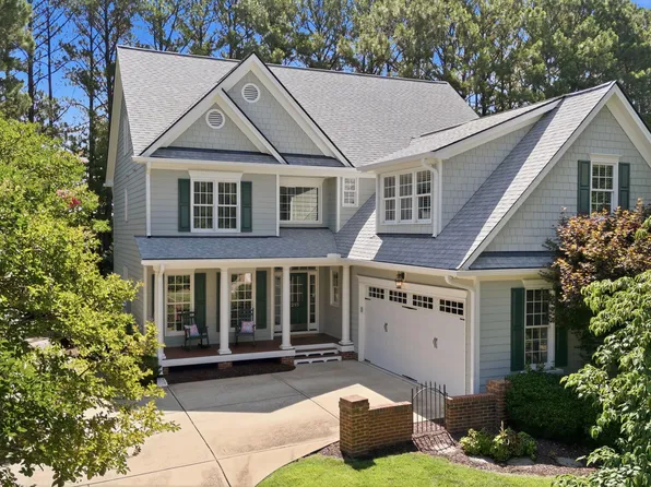 215 Lansbrooke Ln, Apex, NC 27502