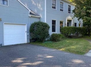 2 Millers Ln, Ridgefield, CT 06877