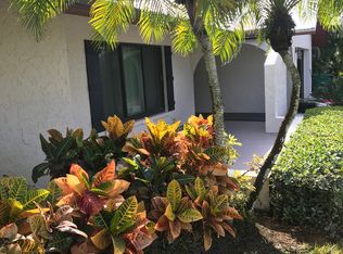 316 Cypress Way W, Naples, FL 34110