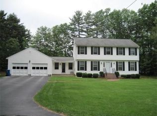 2 Edgewood Rd, Tewksbury, MA 01876