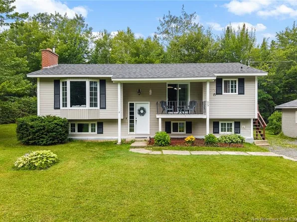 15 Camber Dr, Hanwell, NB E3C 2K3